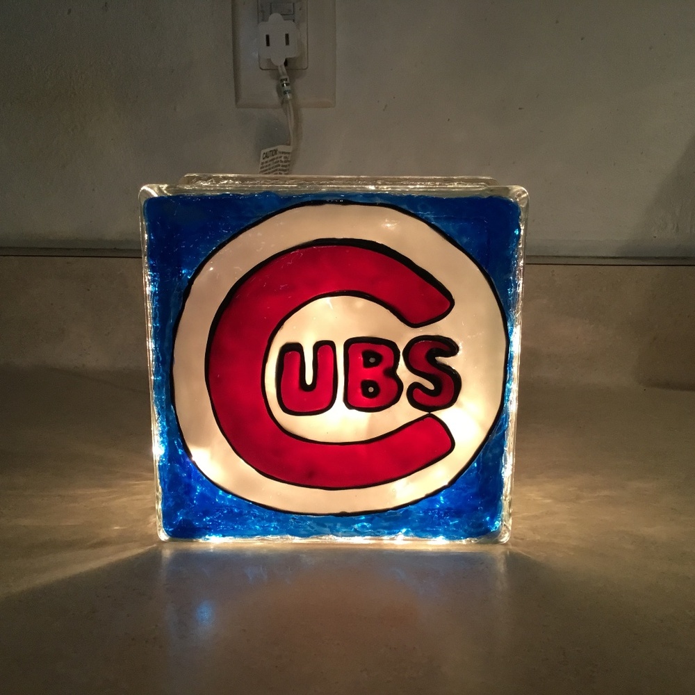 NEW, HAND-PAINTED CHICAGO CUBS BASEBALL, LIGHT UP BLOCK.⚾️